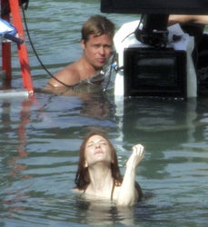 Brad Pitt ve Cate Blanchet filmin kamera arkası görüntülerinden