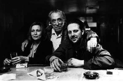 Fotoğrafta Sırasıyla: Faye Dunaway, Charles Bukowski ve Mickey Rourke Görülüyor...