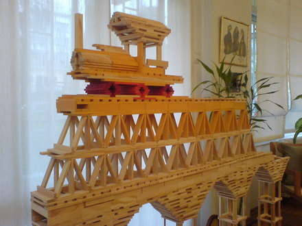 Kapla tren köprüsü ve lokomotif, 1500 parça, 3 saat