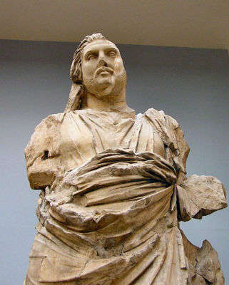 Kral Mausolos'un heykeli, bugün Londra'da ki müzede yer almaktadır