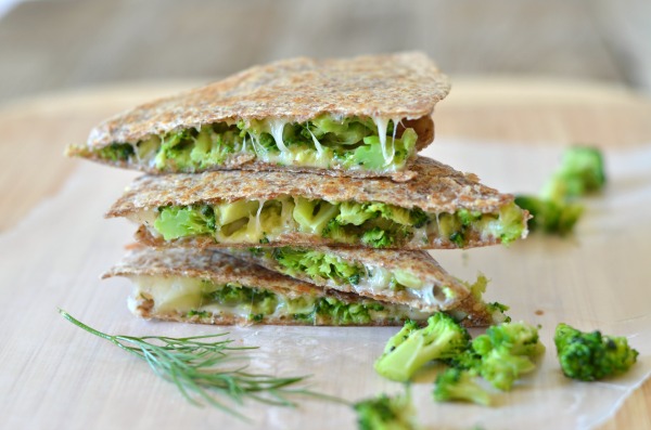 avokado-ve-brokoli-ile-tortilla-tarifi